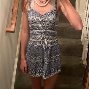 HOLLISTER adorable romper never worn w/ tags!